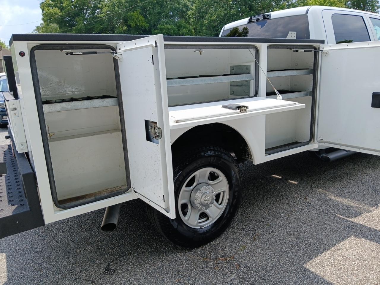 RAM 3500 Tradesman Crew Cab 4WD 2022