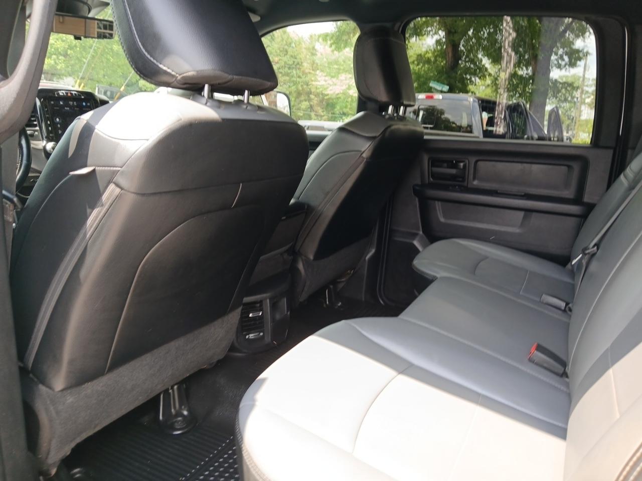 RAM 3500 Tradesman Crew Cab 4WD 2022