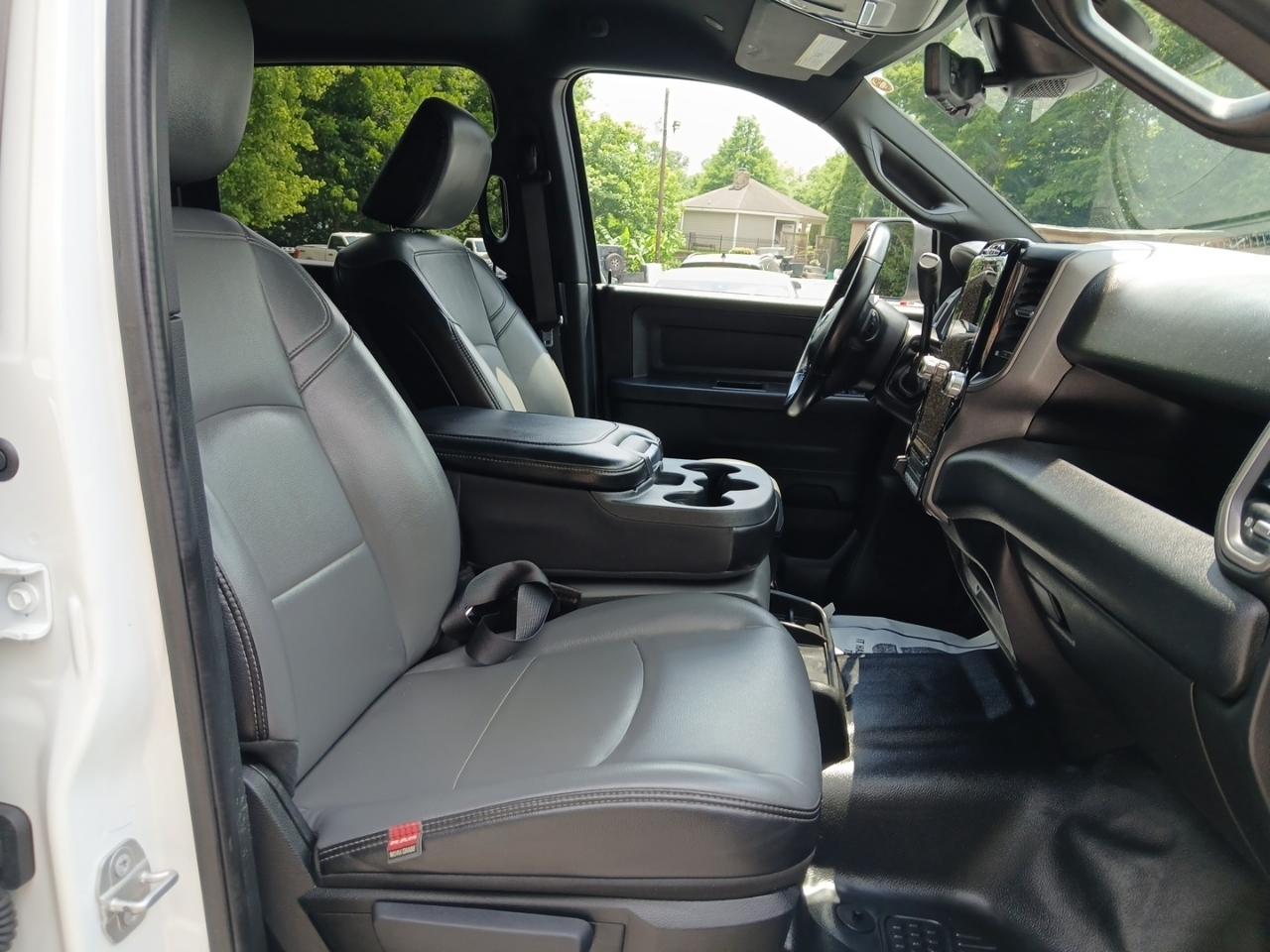 RAM 3500 Tradesman Crew Cab 4WD 2022