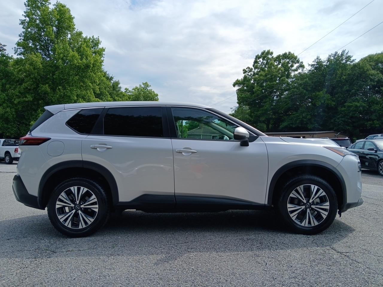 Nissan Rogue SV 2022