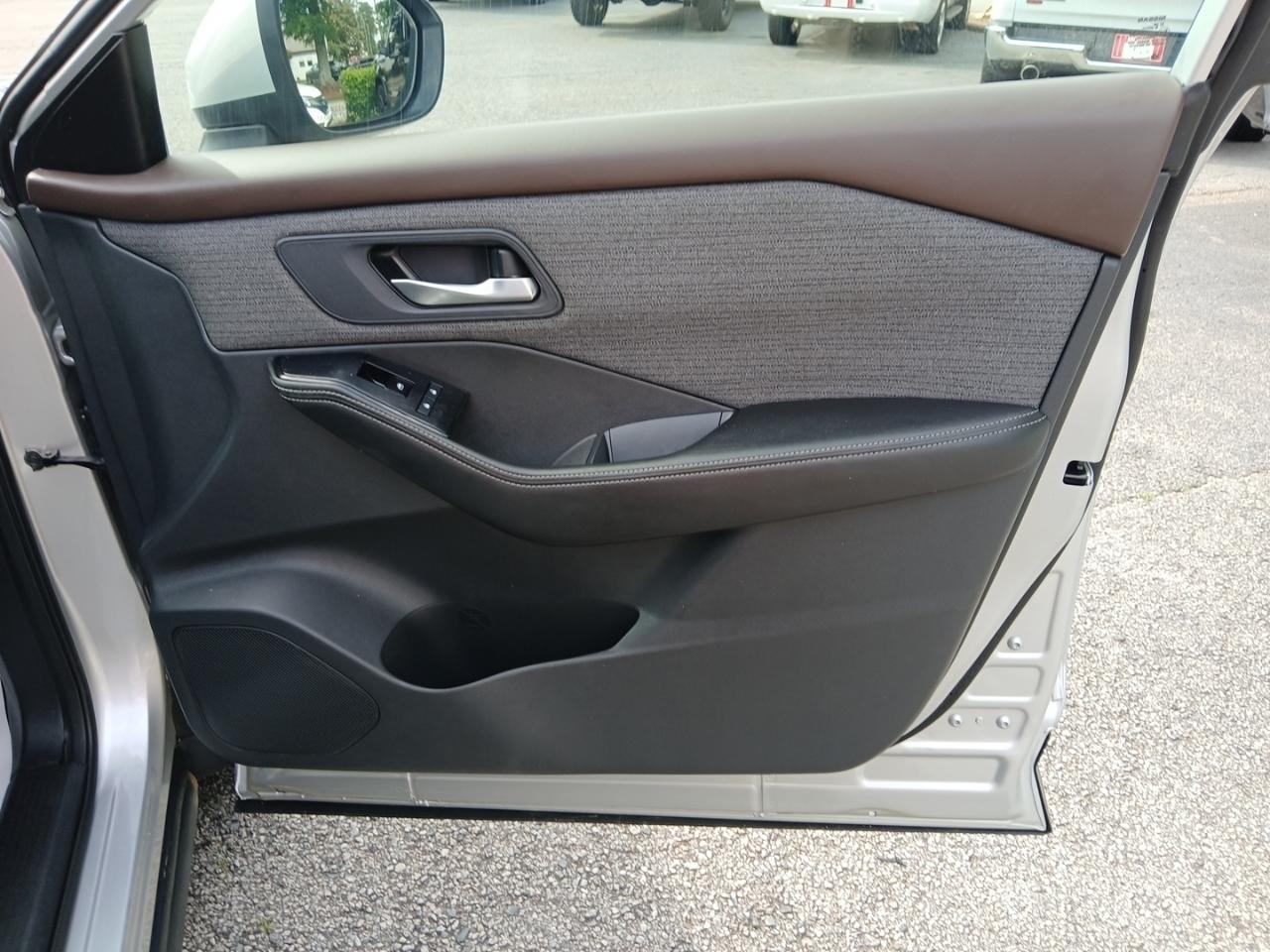 Nissan Rogue SV 2022