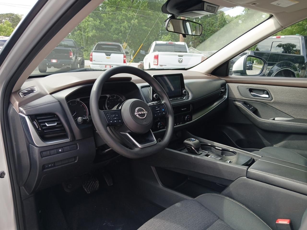 Nissan Rogue SV 2022