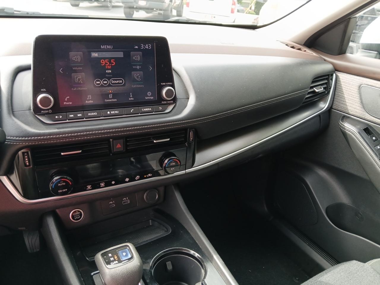 Nissan Rogue SV 2022