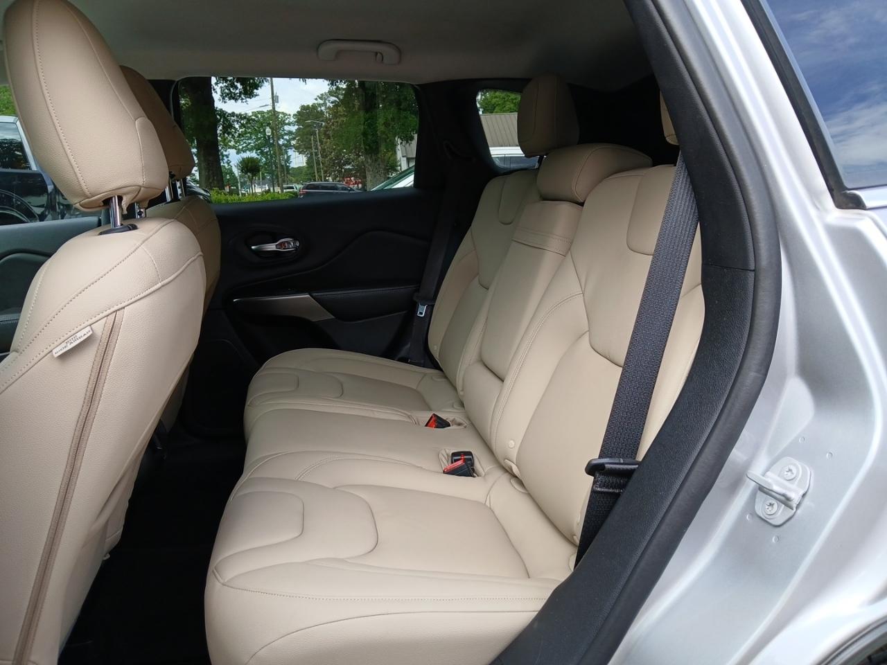 Jeep Cherokee Latitude FWD 2019