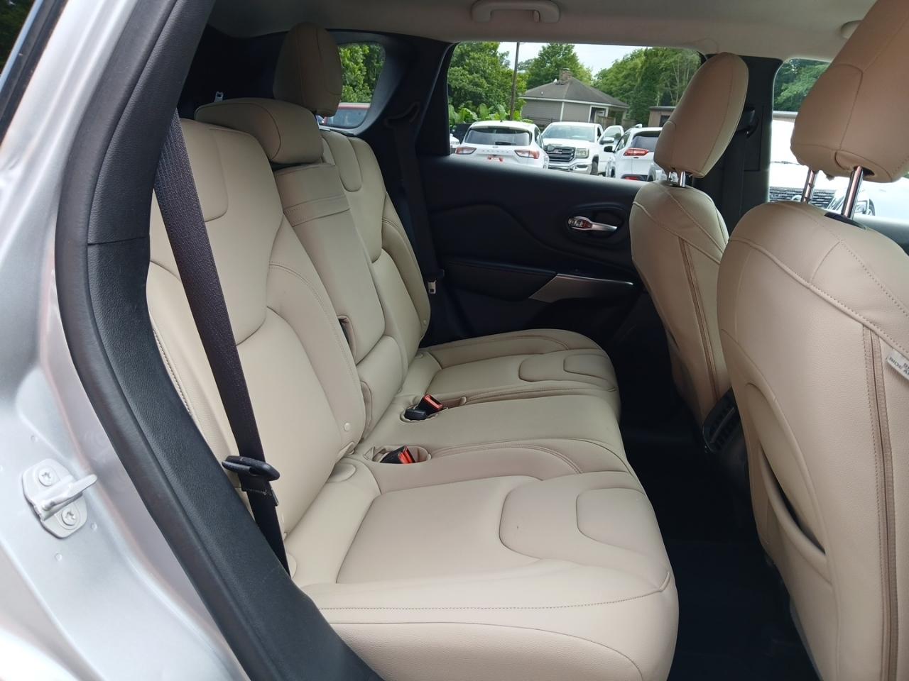 Jeep Cherokee Latitude FWD 2019