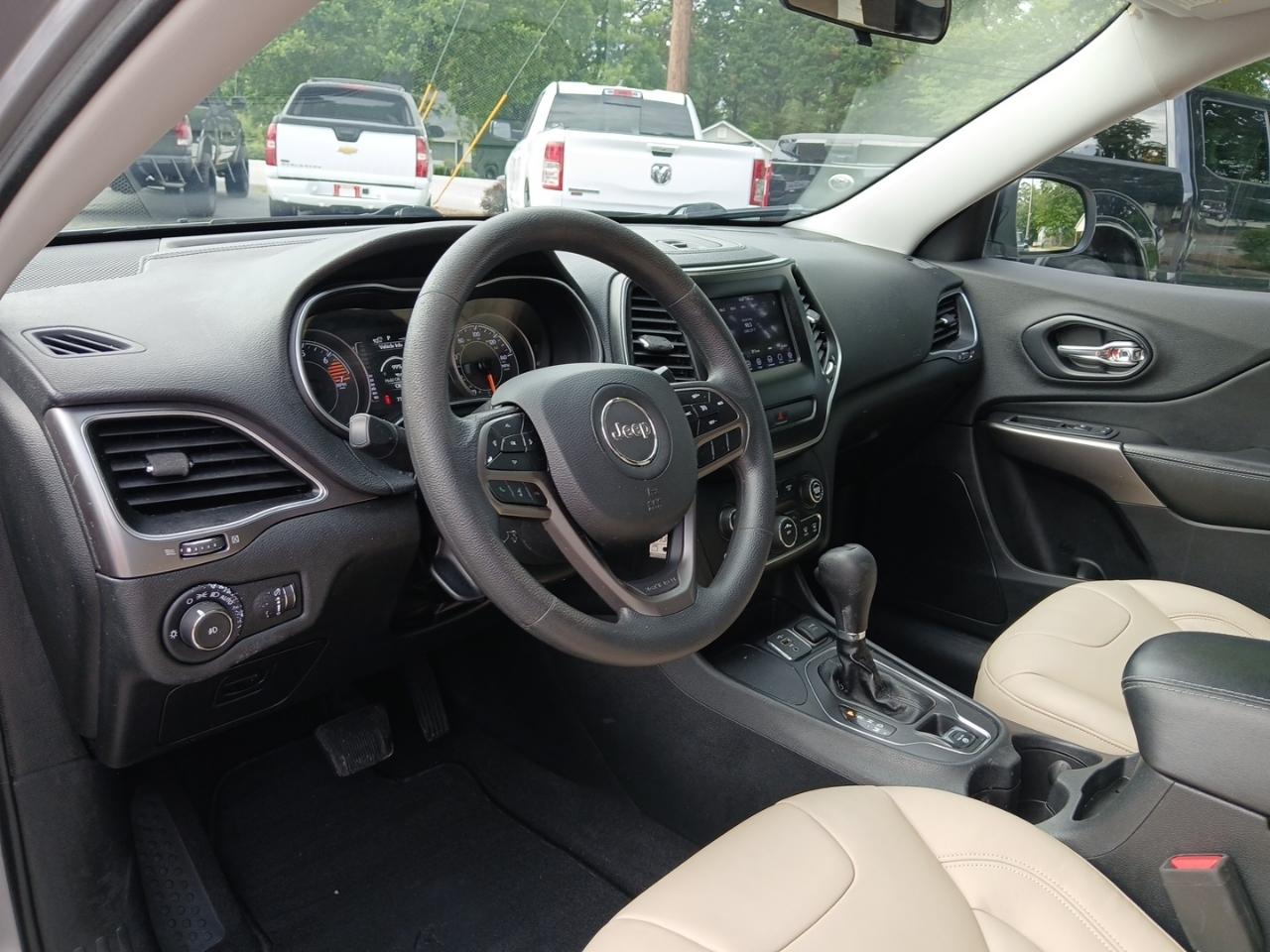 Jeep Cherokee Latitude FWD 2019