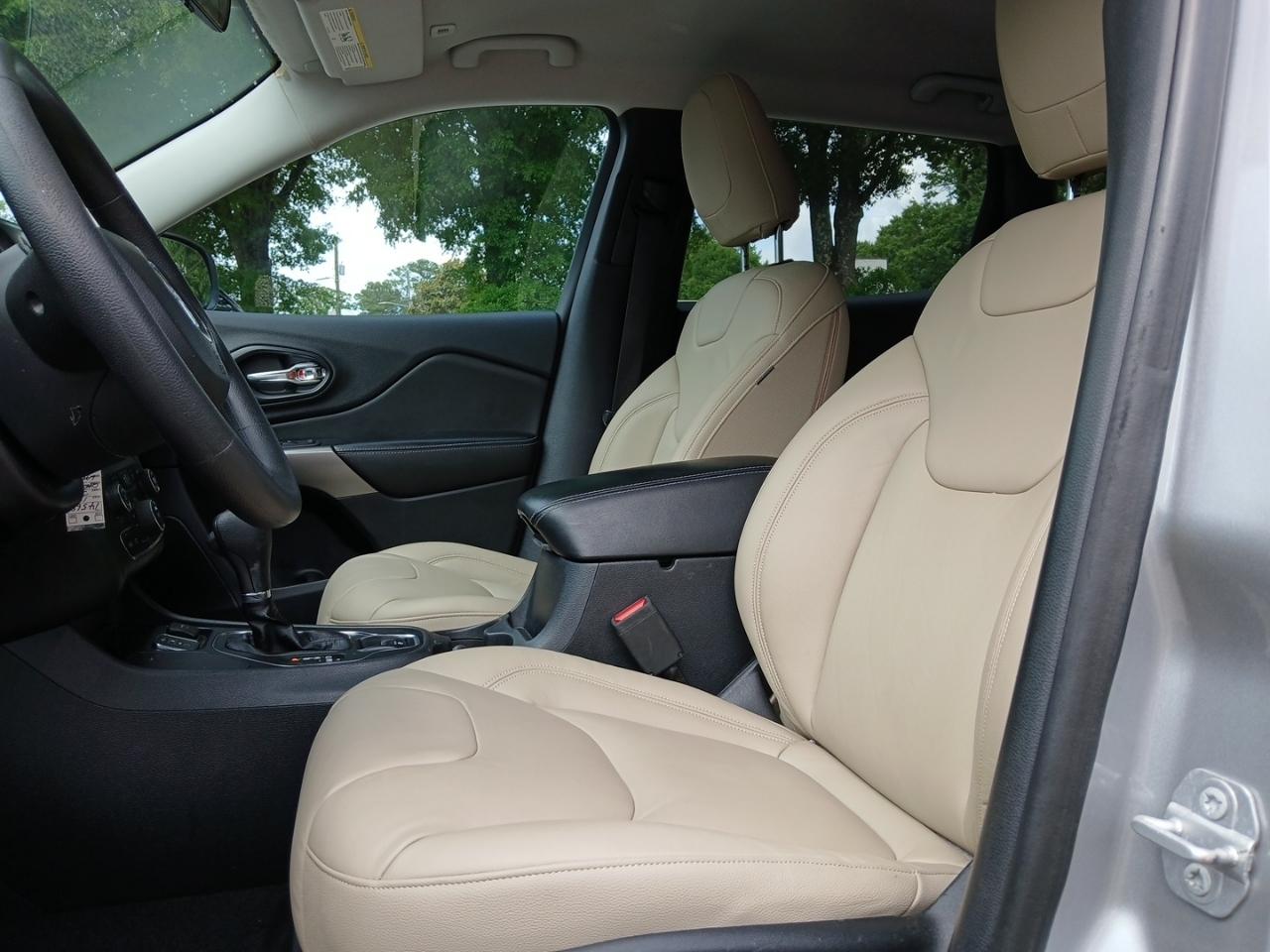 Jeep Cherokee Latitude FWD 2019