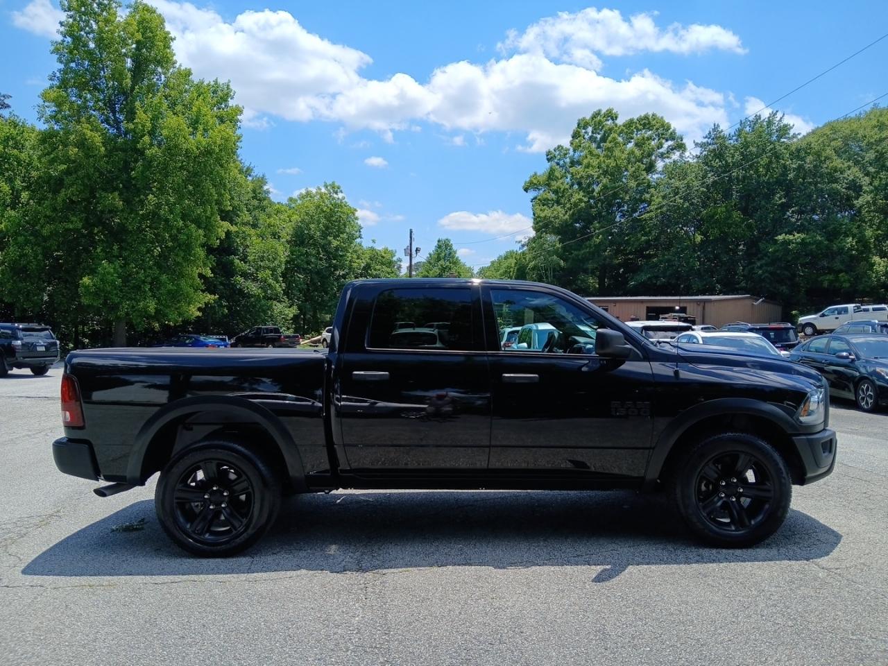 RAM 1500 Classic Tradesman Crew Cab SWB 4WD 2022