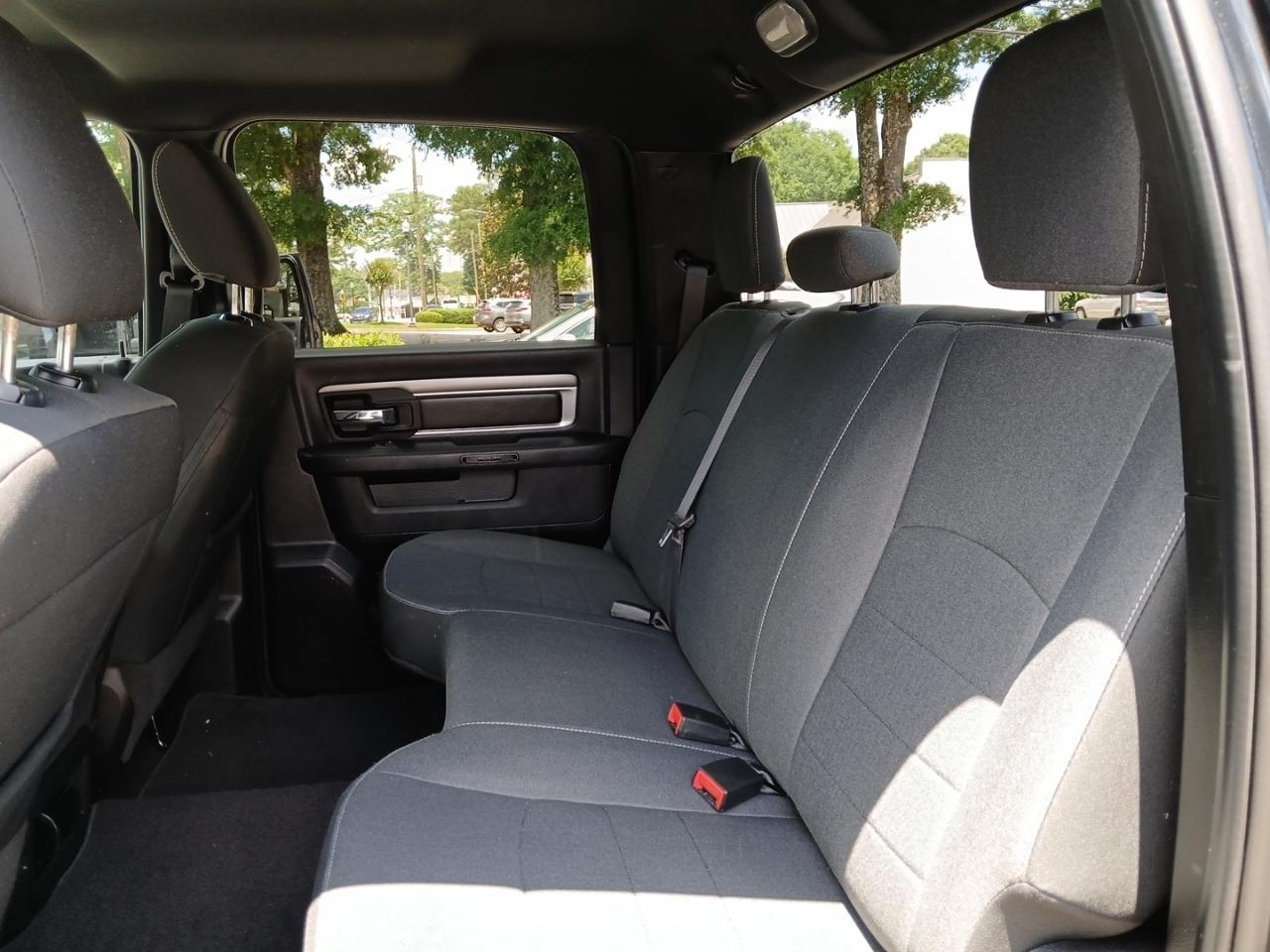 RAM 1500 Classic Tradesman Crew Cab SWB 4WD 2022