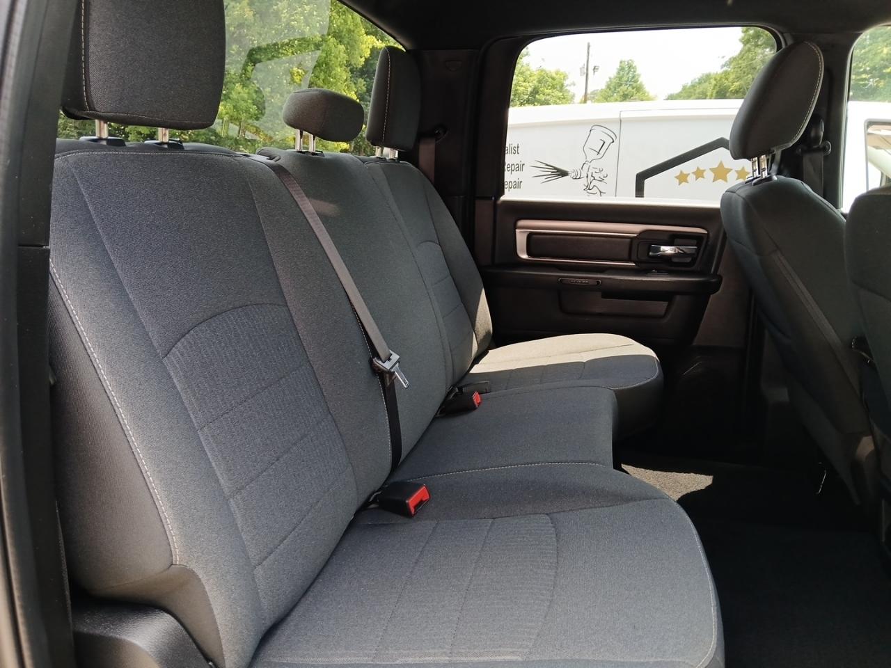 RAM 1500 Classic Tradesman Crew Cab SWB 4WD 2022