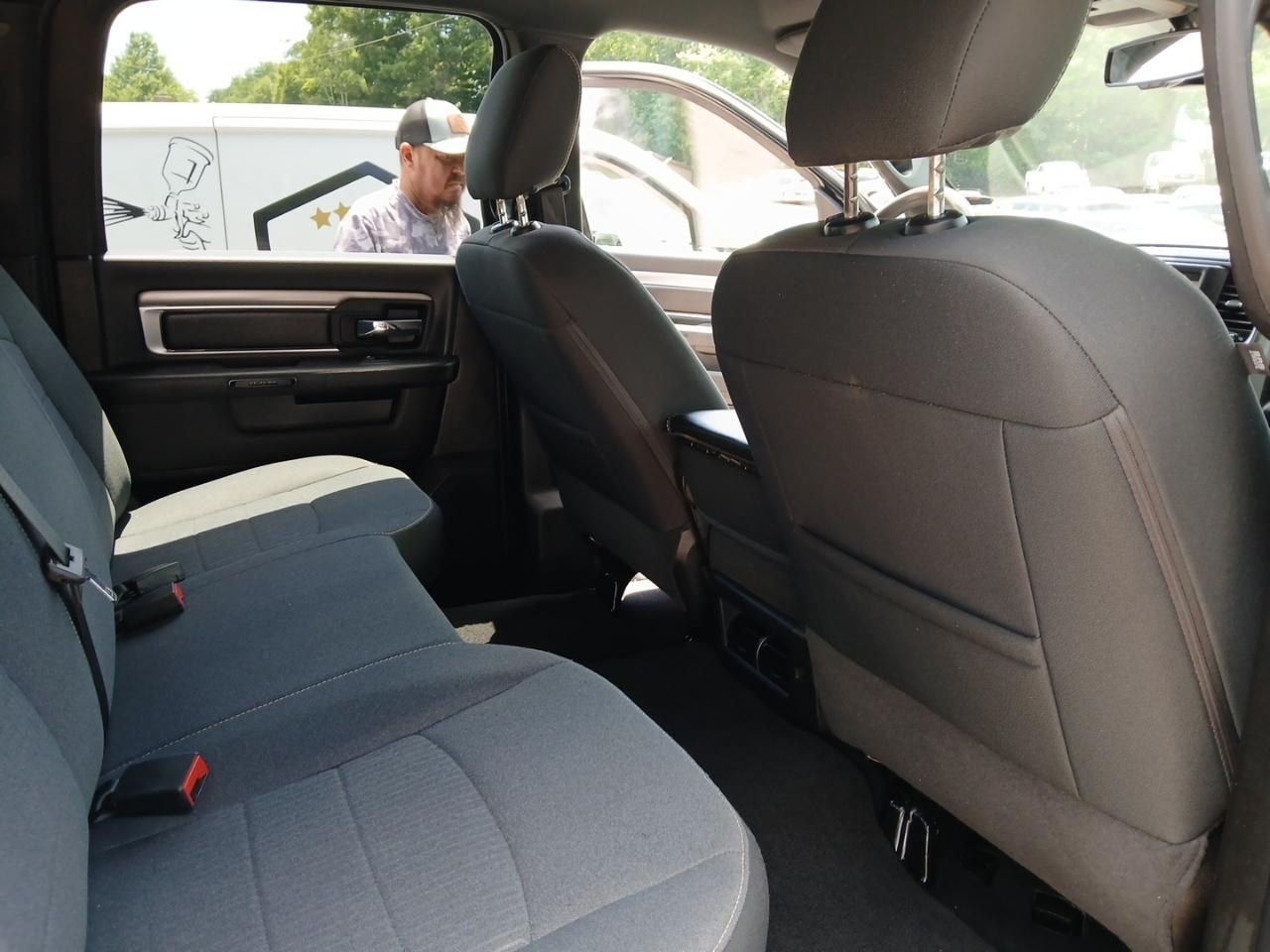 RAM 1500 Classic Tradesman Crew Cab SWB 4WD 2022