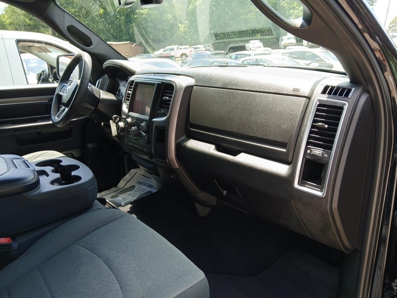 RAM 1500 Classic Tradesman Crew Cab SWB 4WD 2022