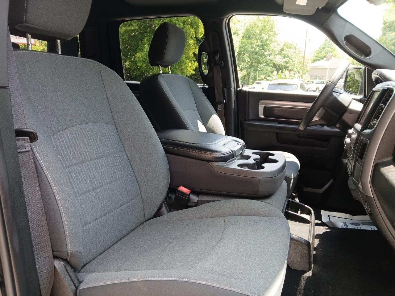 RAM 1500 Classic Tradesman Crew Cab SWB 4WD 2022