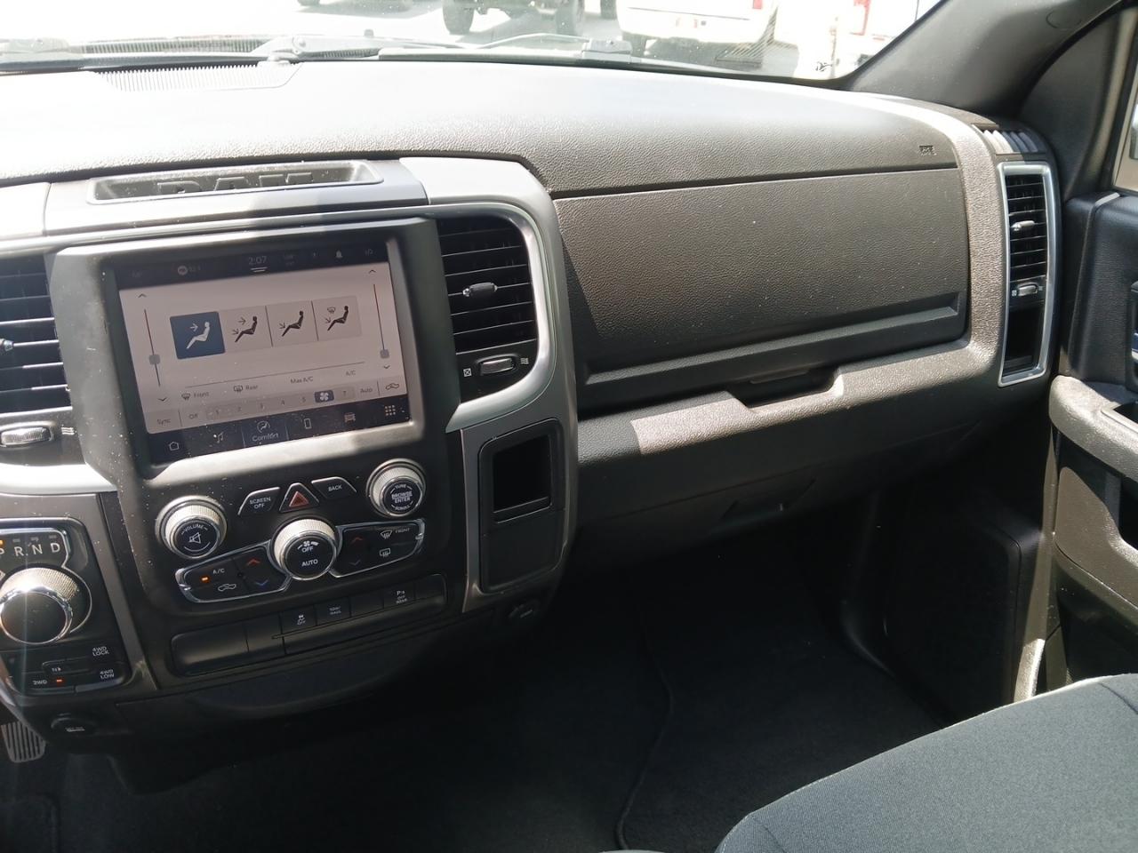 RAM 1500 Classic Tradesman Crew Cab SWB 4WD 2022