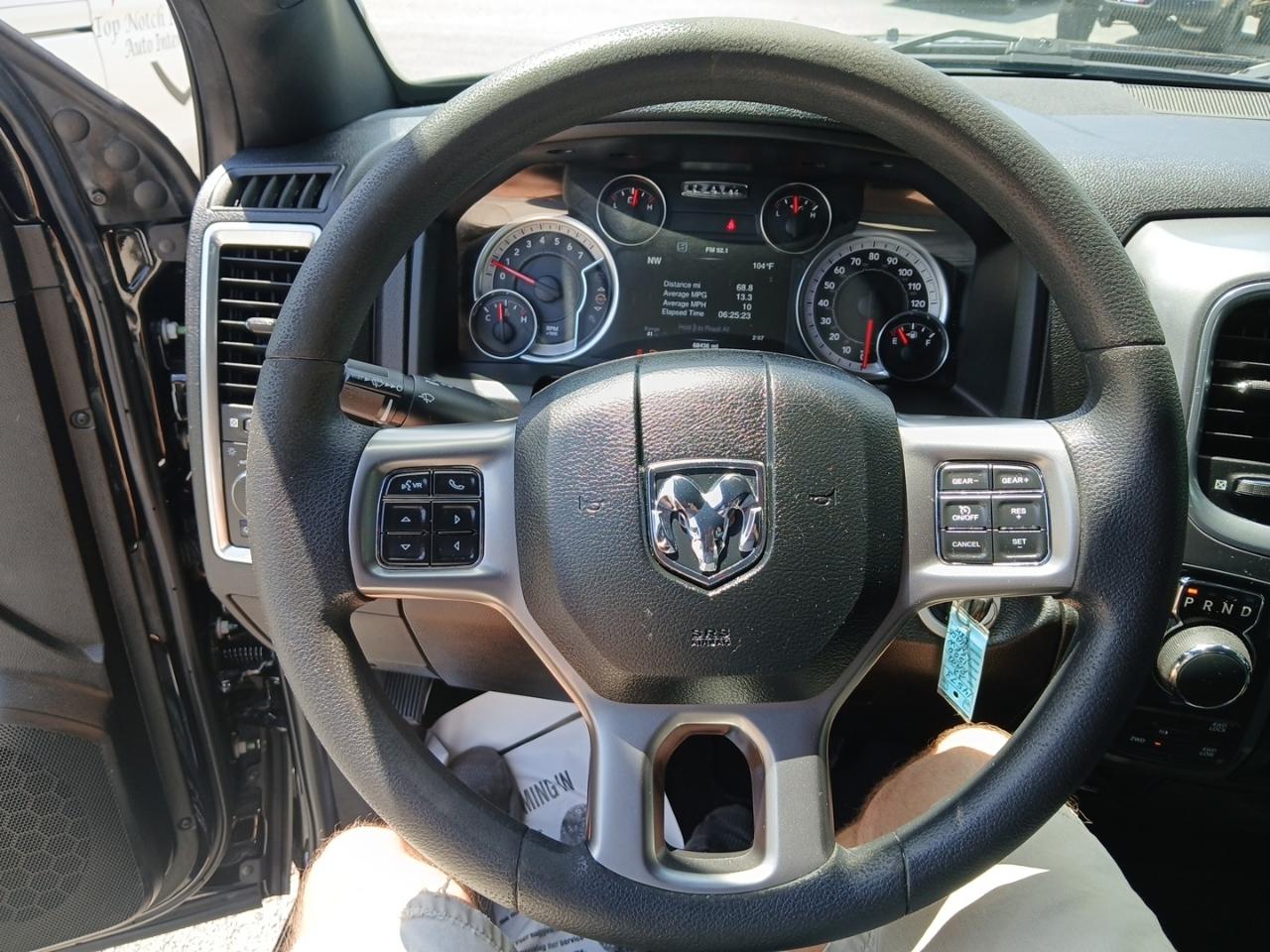 RAM 1500 Classic Tradesman Crew Cab SWB 4WD 2022