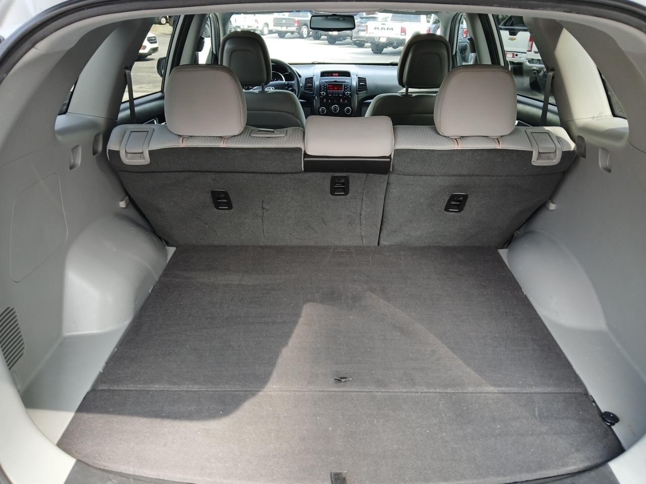 Kia Sorento LX 2WD 2012