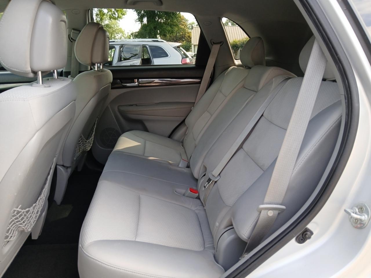 Kia Sorento LX 2WD 2012
