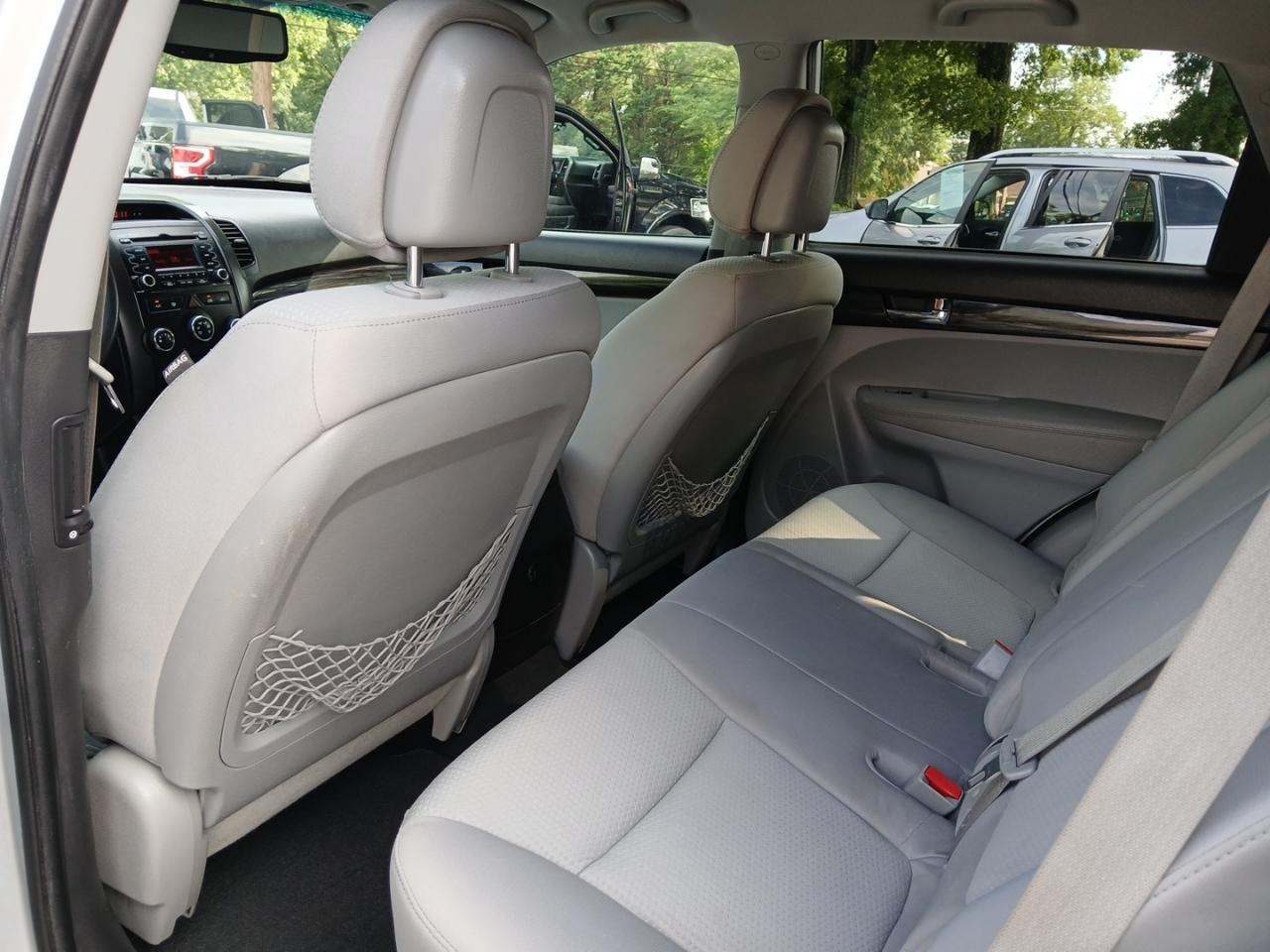 Kia Sorento LX 2WD 2012