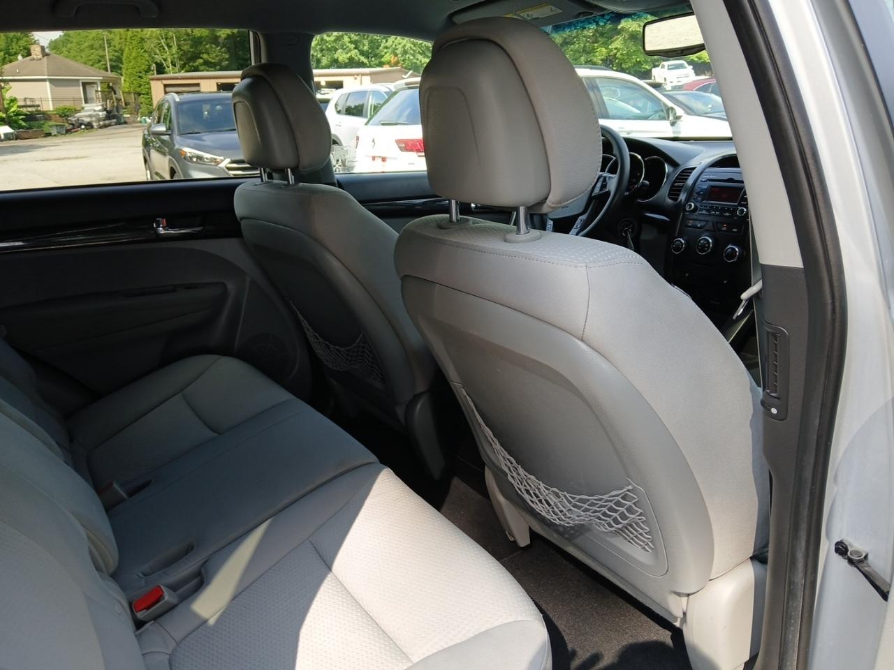 Kia Sorento LX 2WD 2012