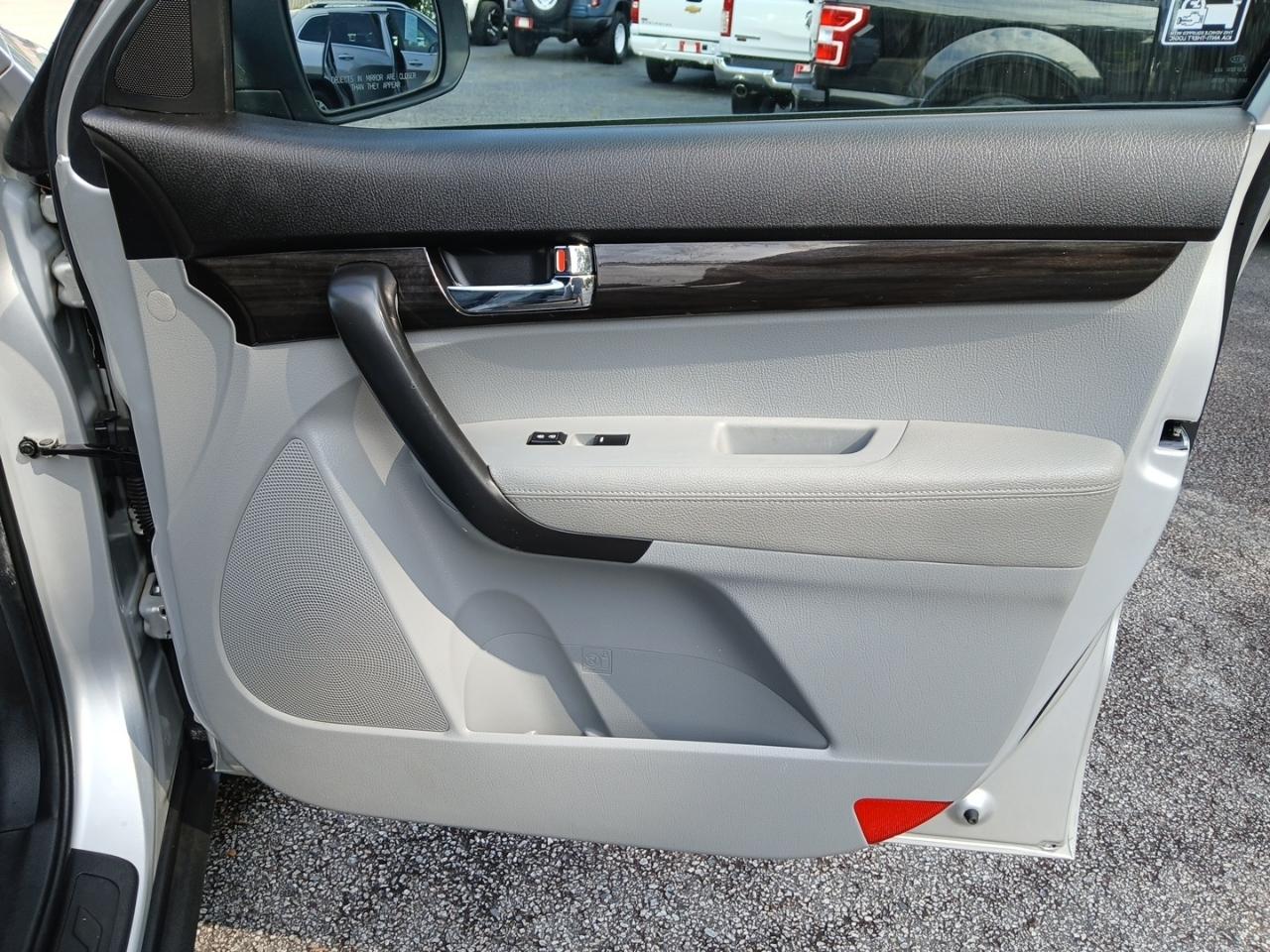 Kia Sorento LX 2WD 2012