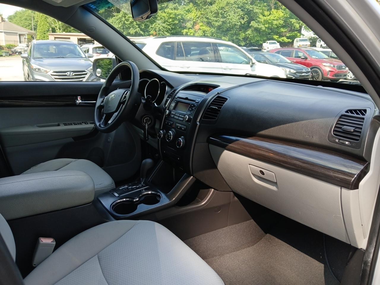 Kia Sorento LX 2WD 2012