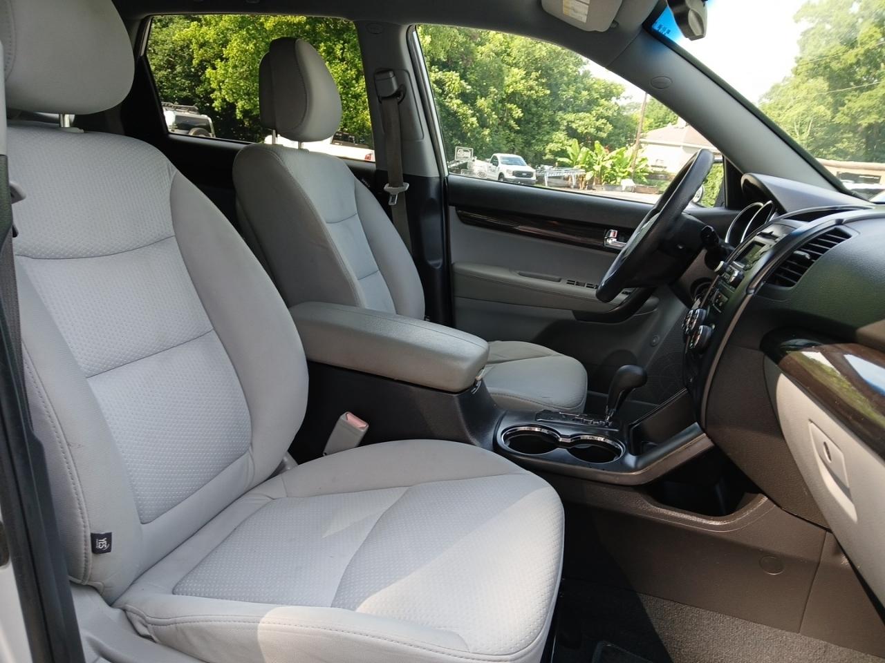 Kia Sorento LX 2WD 2012