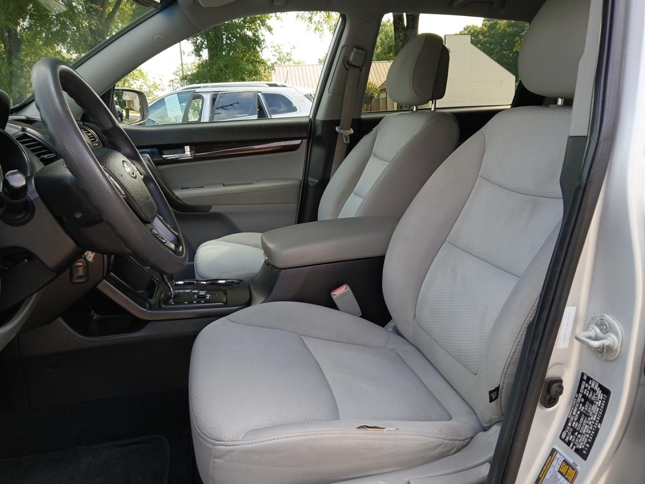 Kia Sorento LX 2WD 2012