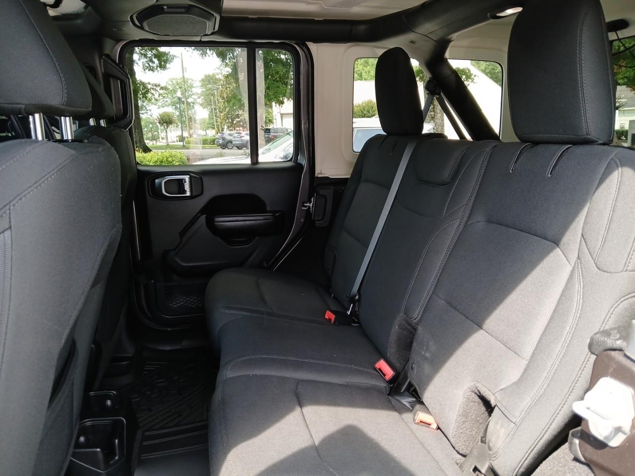 Jeep Wrangler Unlimited Sport 2018