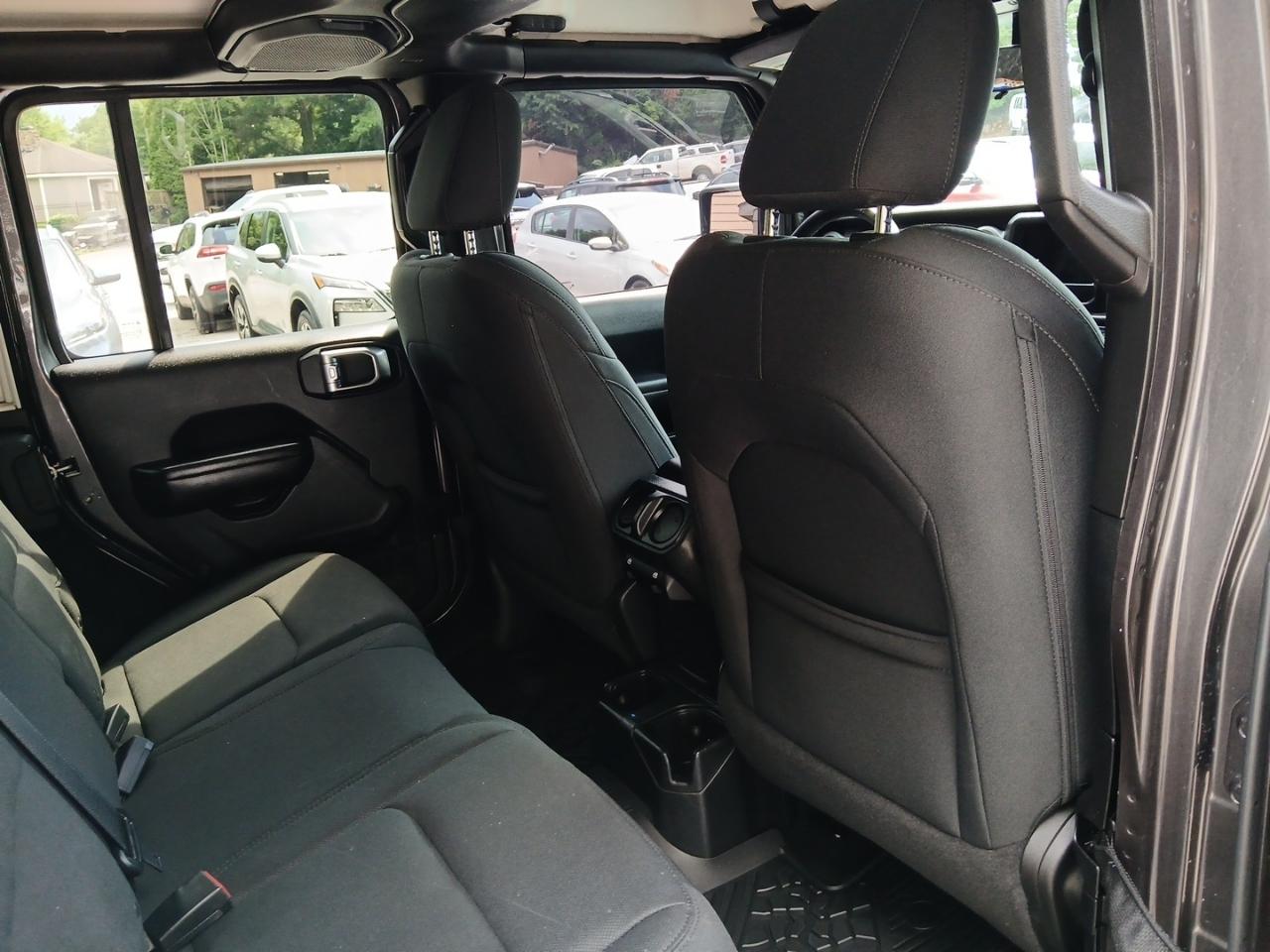 Jeep Wrangler Unlimited Sport 2018