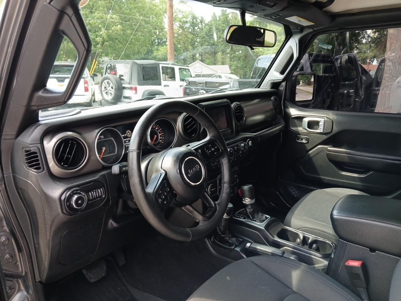 Jeep Wrangler Unlimited Sport 2018