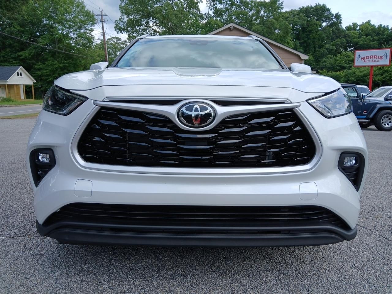 Toyota Highlander XLE FWD V6 2022