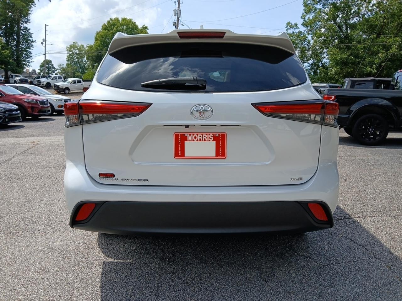 Toyota Highlander XLE FWD V6 2022