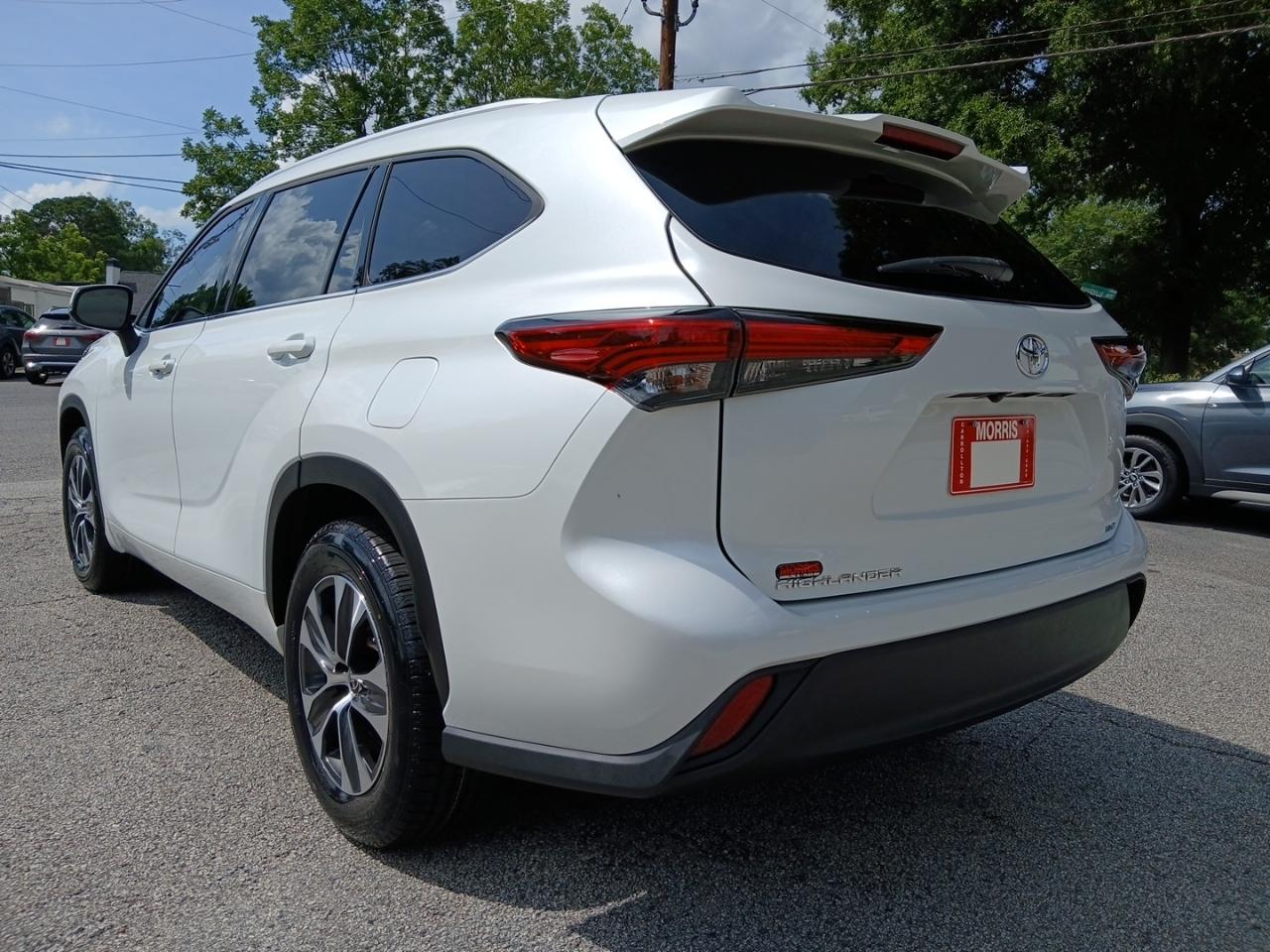 Toyota Highlander XLE FWD V6 2022