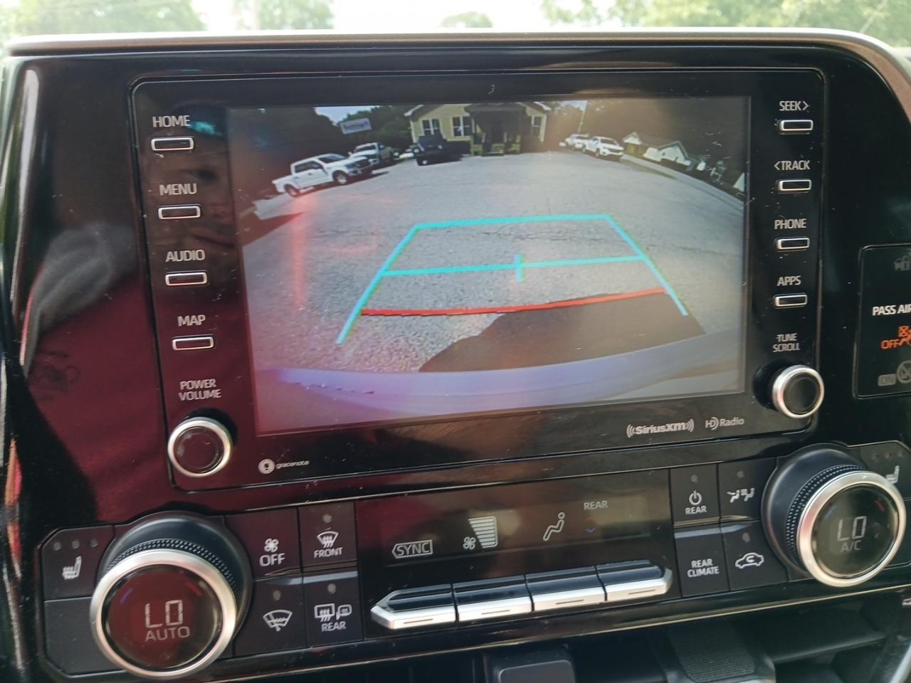 Toyota Highlander XLE FWD V6 2022