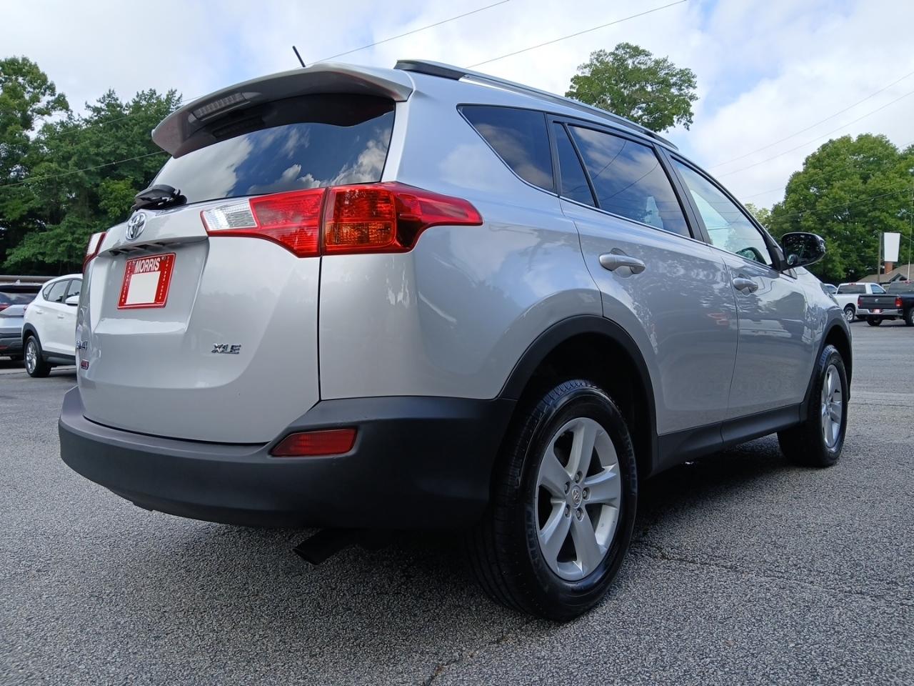 Toyota RAV4 XLE FWD 2014