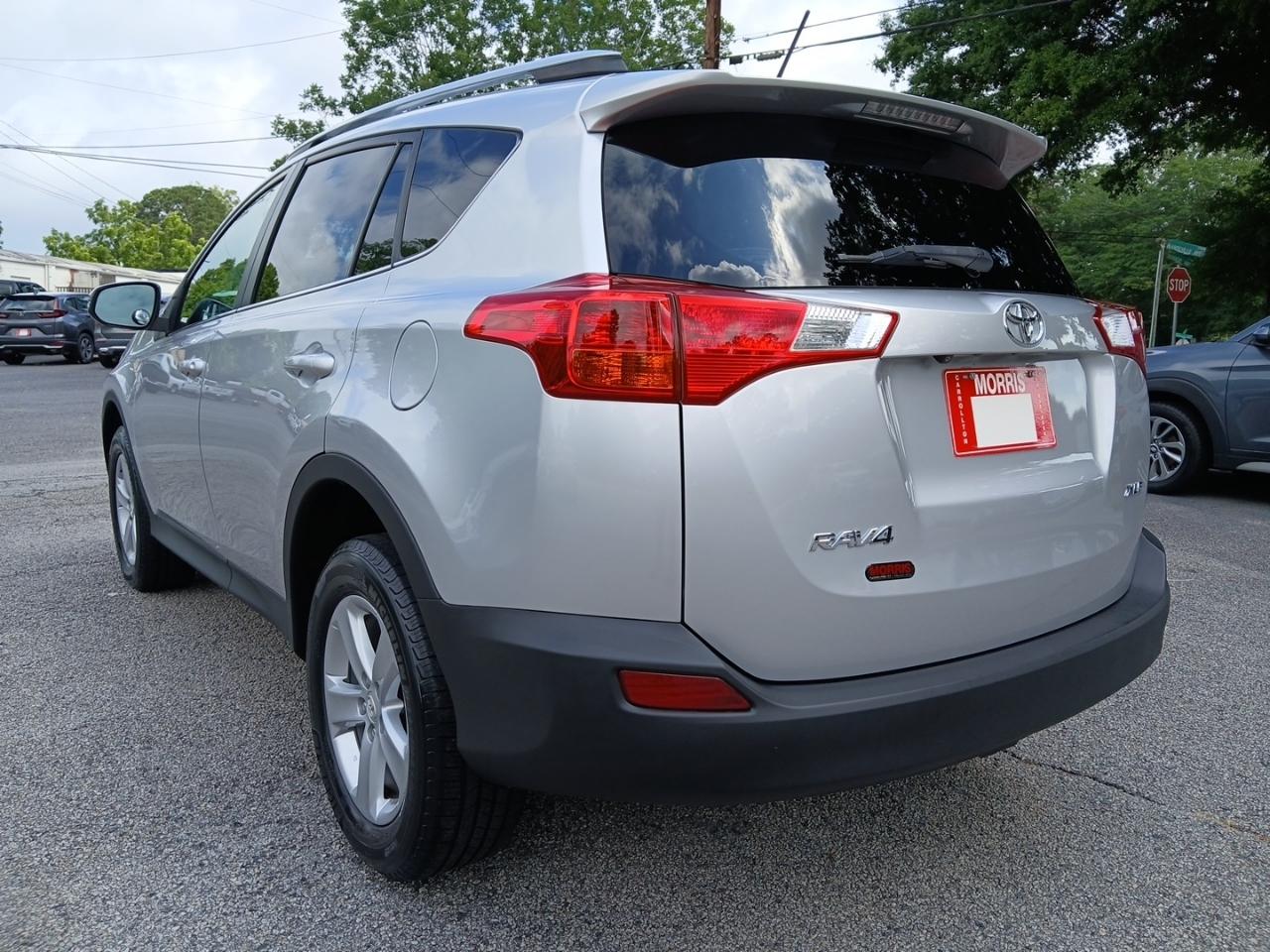 Toyota RAV4 XLE FWD 2014