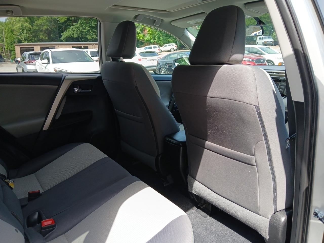 Toyota RAV4 XLE FWD 2014