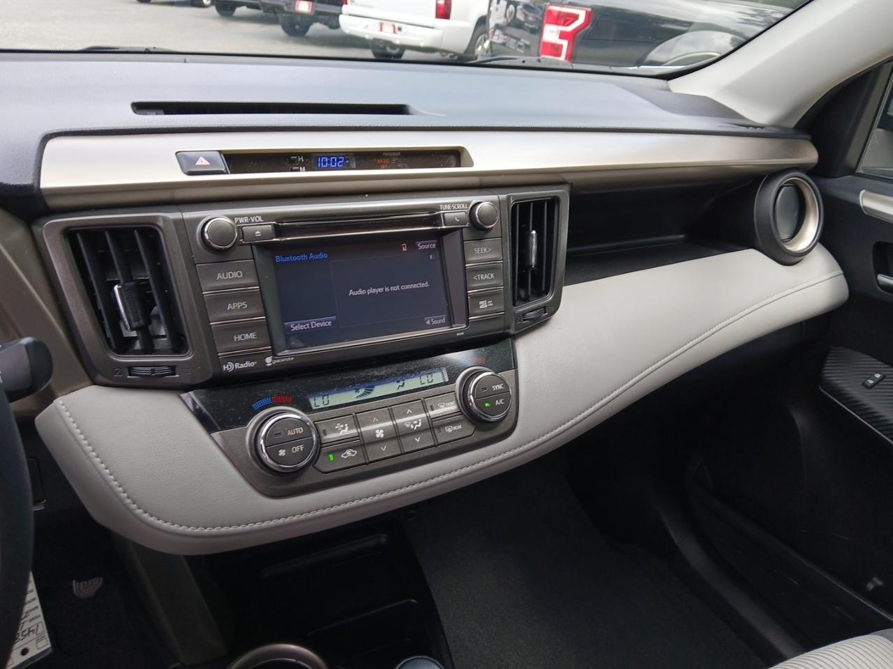 Toyota RAV4 XLE FWD 2014