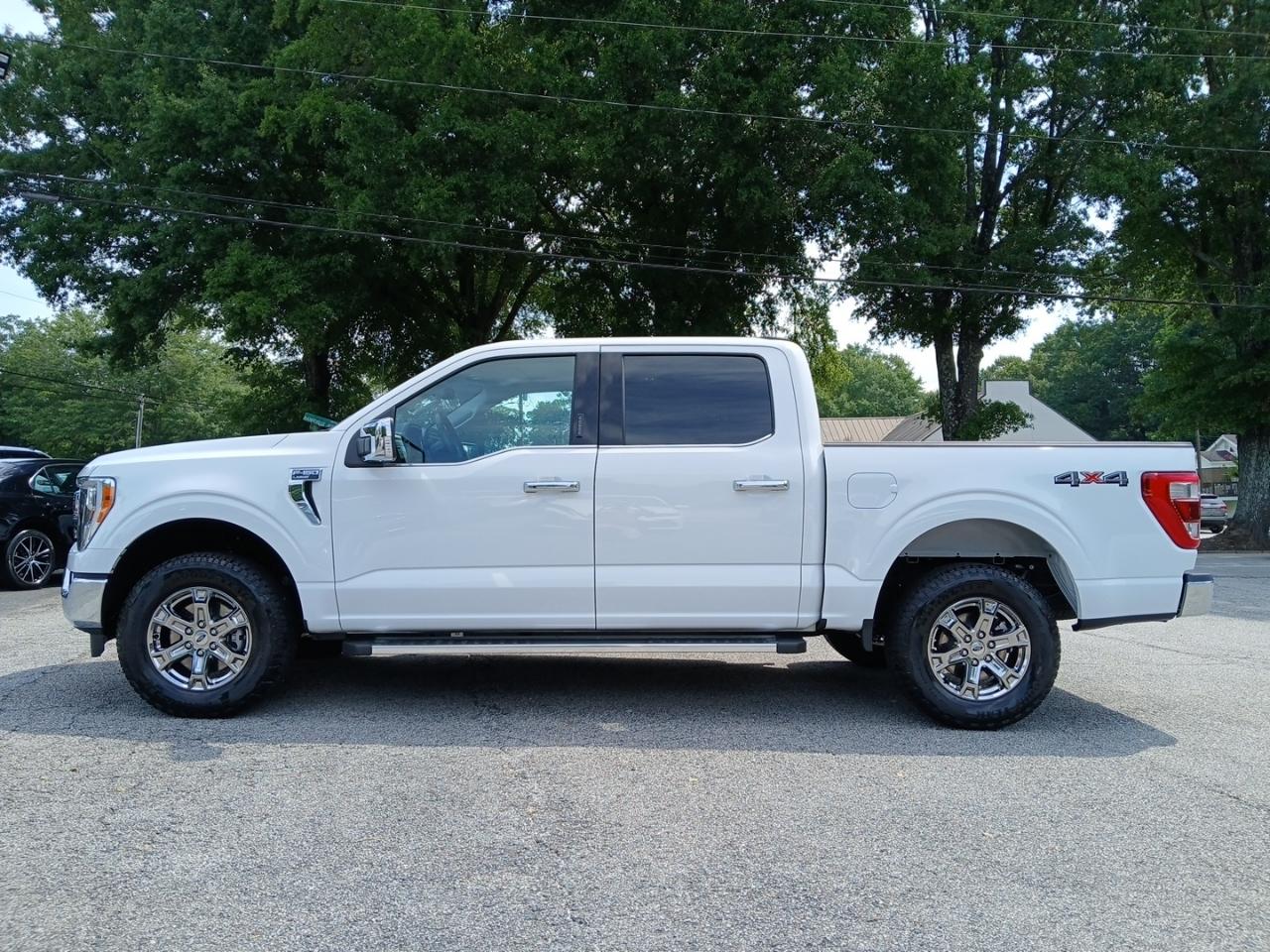 2023 Ford F-150 4WD SuperCrew 145" Lariat