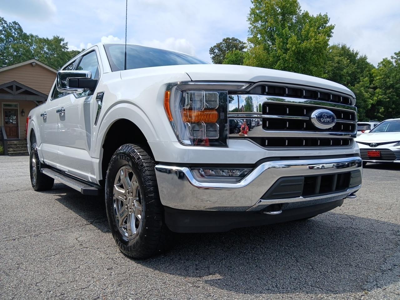 Ford F-150 4WD SuperCrew 145" Lariat 2023