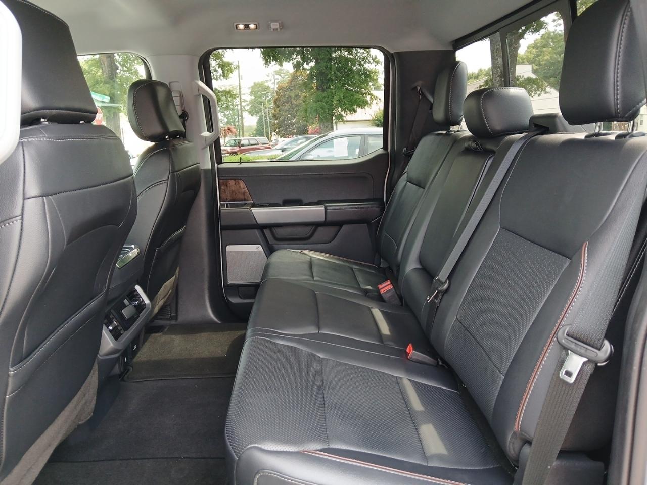 Ford F-150 4WD SuperCrew 145" Lariat 2023
