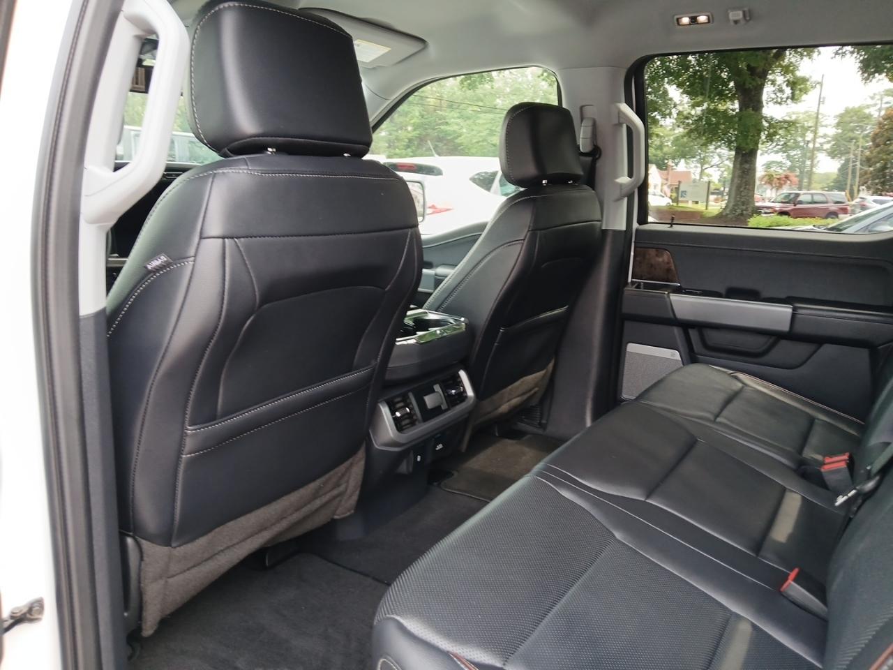 Ford F-150 4WD SuperCrew 145" Lariat 2023