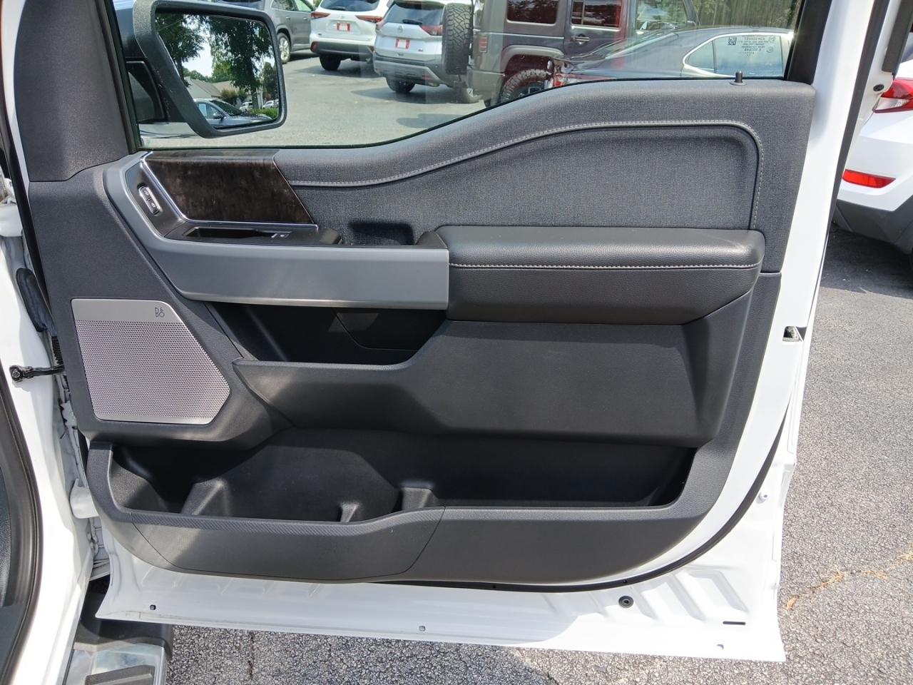 Ford F-150 4WD SuperCrew 145" Lariat 2023