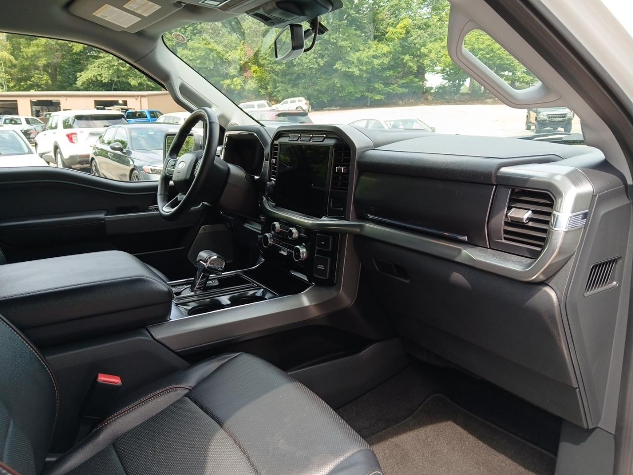 Ford F-150 4WD SuperCrew 145" Lariat 2023