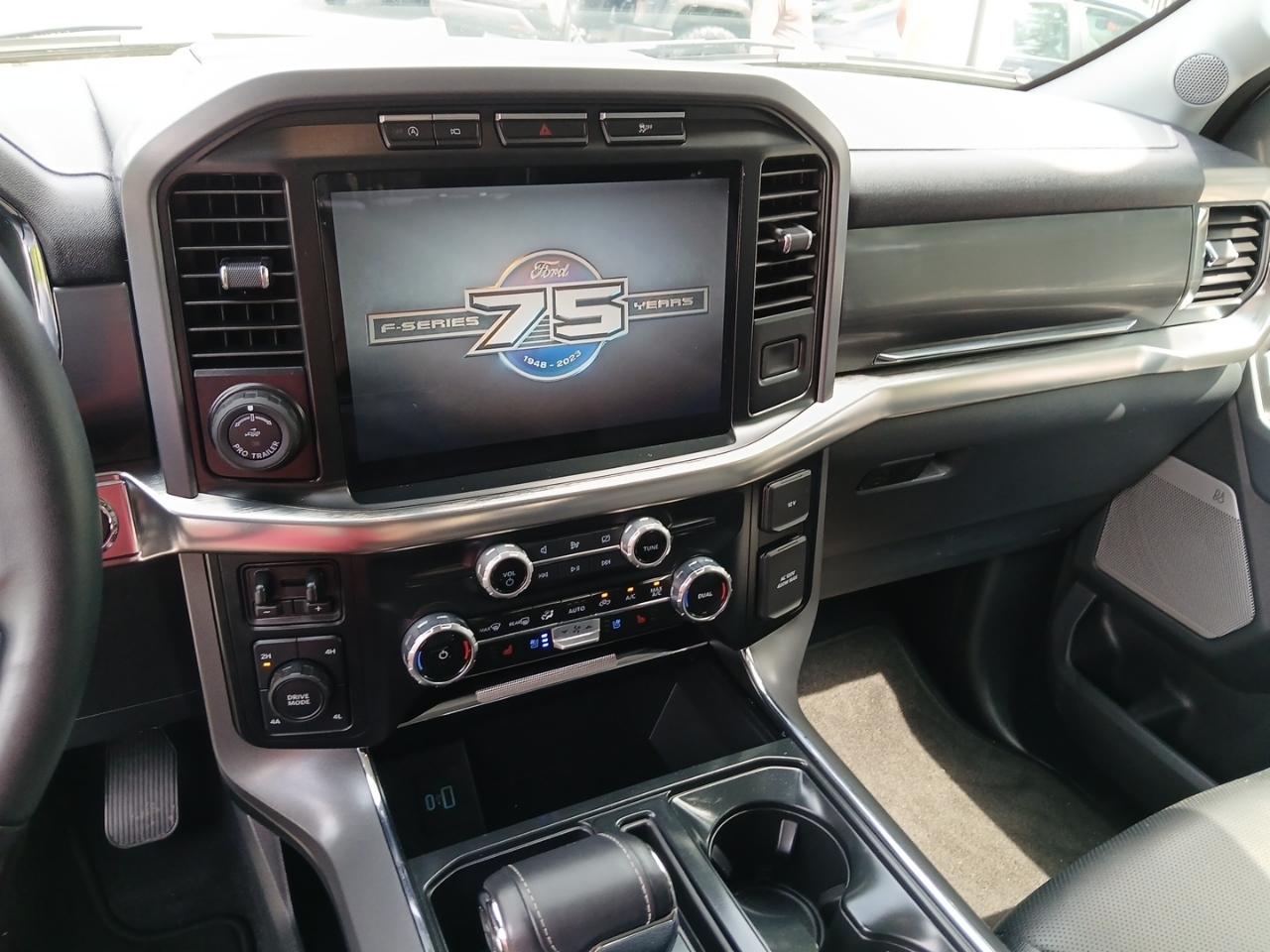 Ford F-150 4WD SuperCrew 145" Lariat 2023