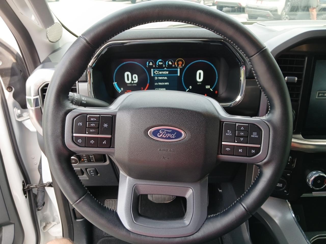 Ford F-150 4WD SuperCrew 145" Lariat 2023