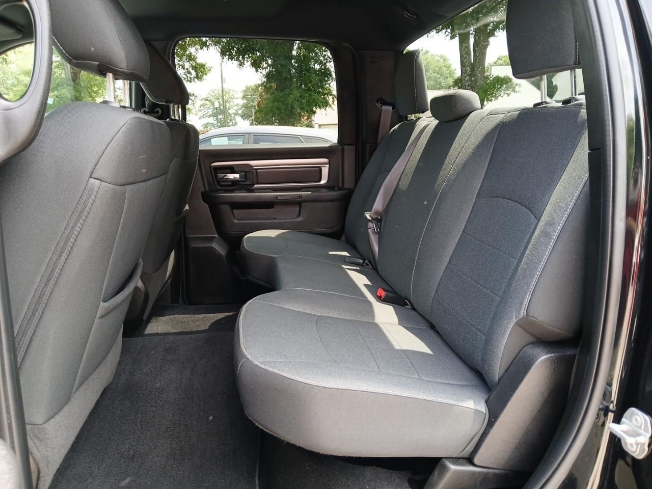 RAM 1500 Classic Tradesman Crew Cab SWB 4WD 2022