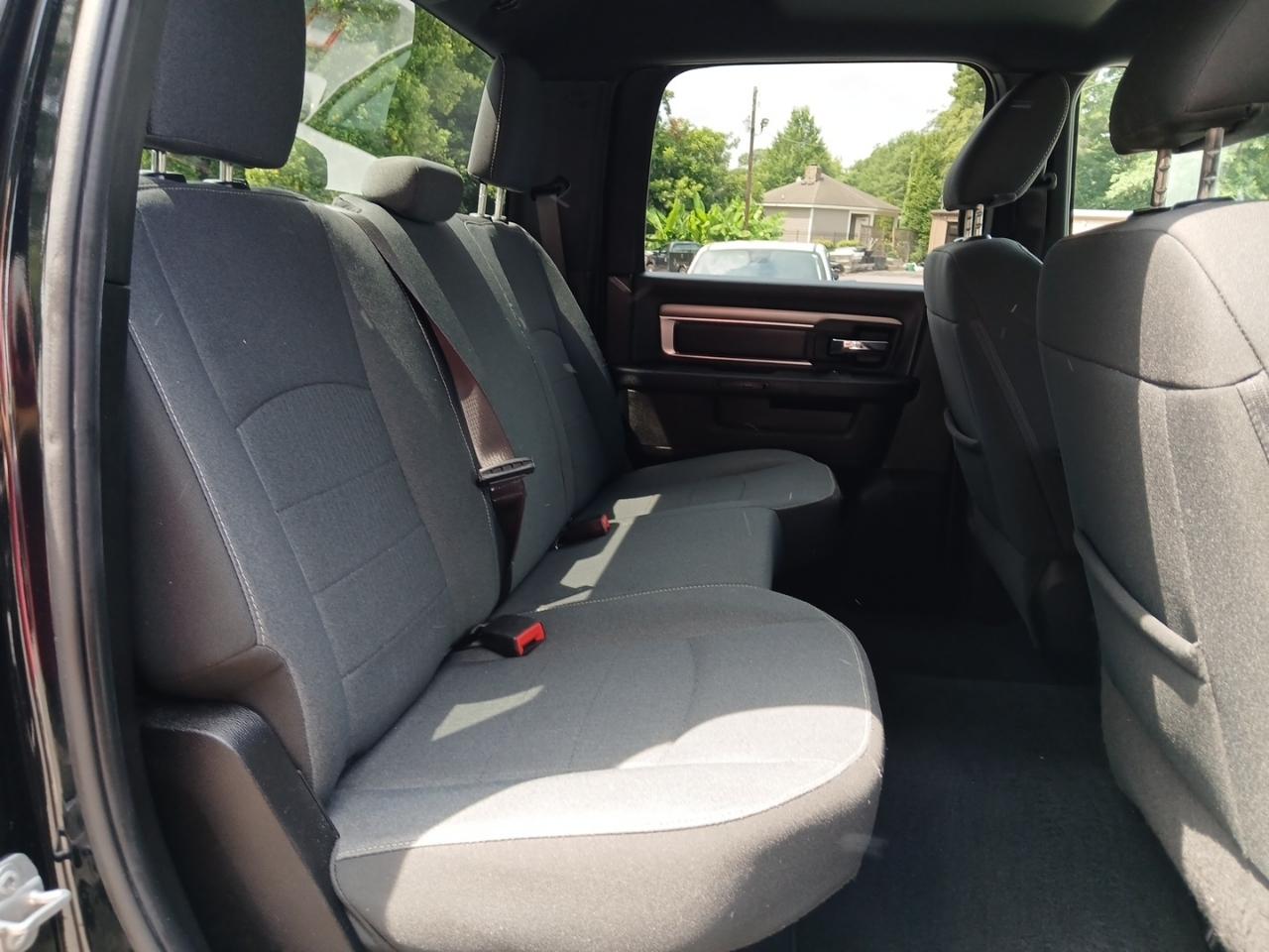 RAM 1500 Classic Tradesman Crew Cab SWB 4WD 2022
