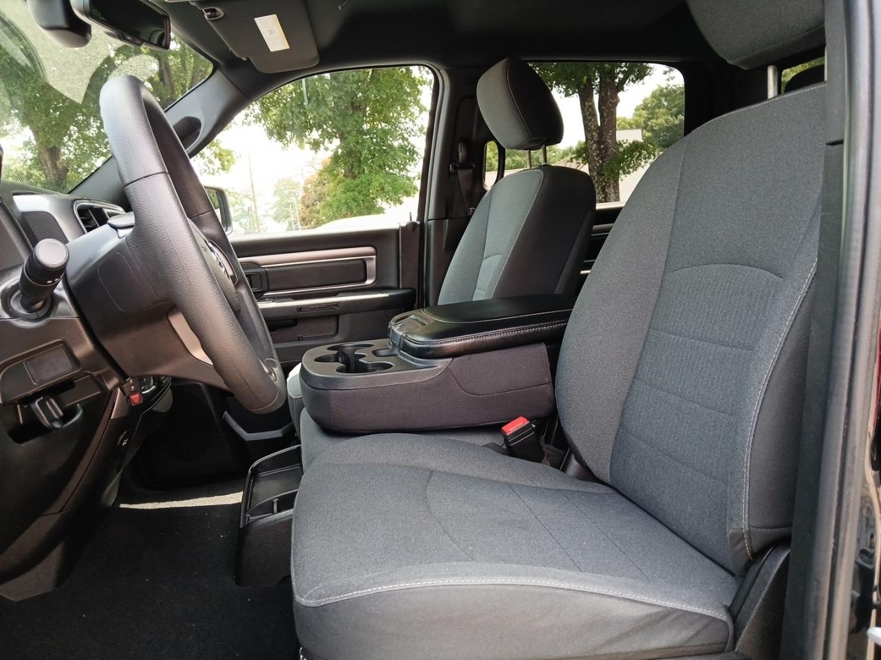RAM 1500 Classic Tradesman Crew Cab SWB 4WD 2022