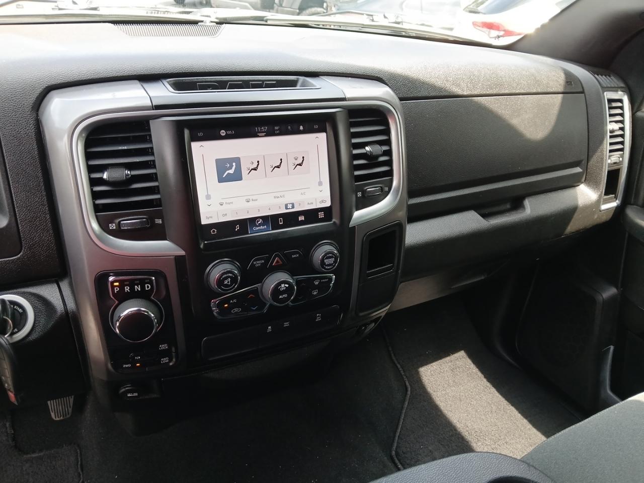 RAM 1500 Classic Tradesman Crew Cab SWB 4WD 2022